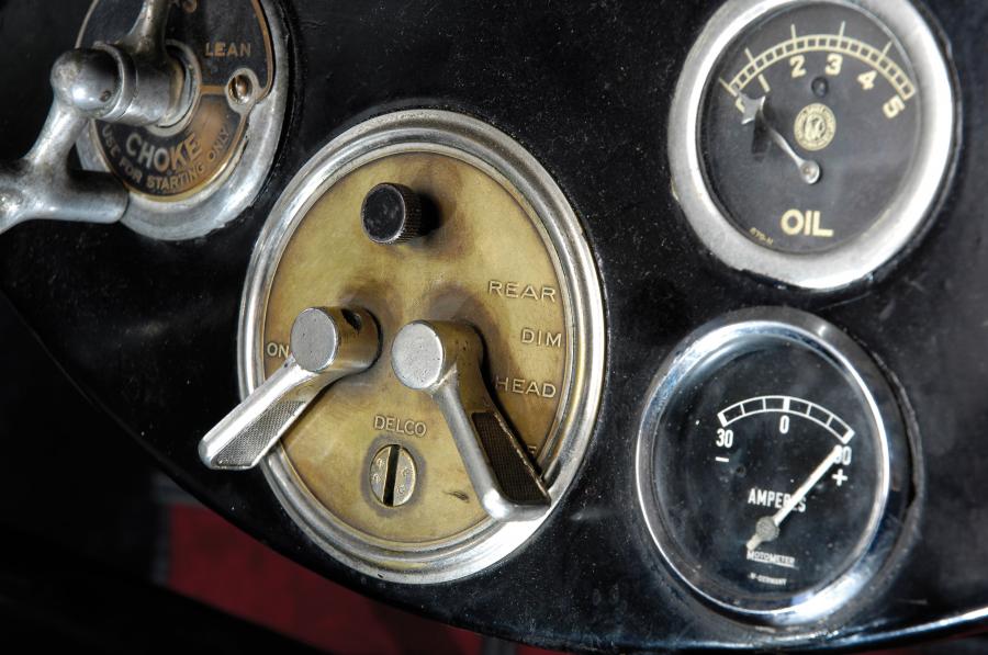 Панель приборов Hudson Super Six Phaeton 1921 года  (фото 3 из 9)